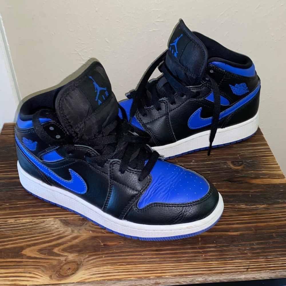 Air Jordan 1’s Black/Blue Size 5Y *like new*